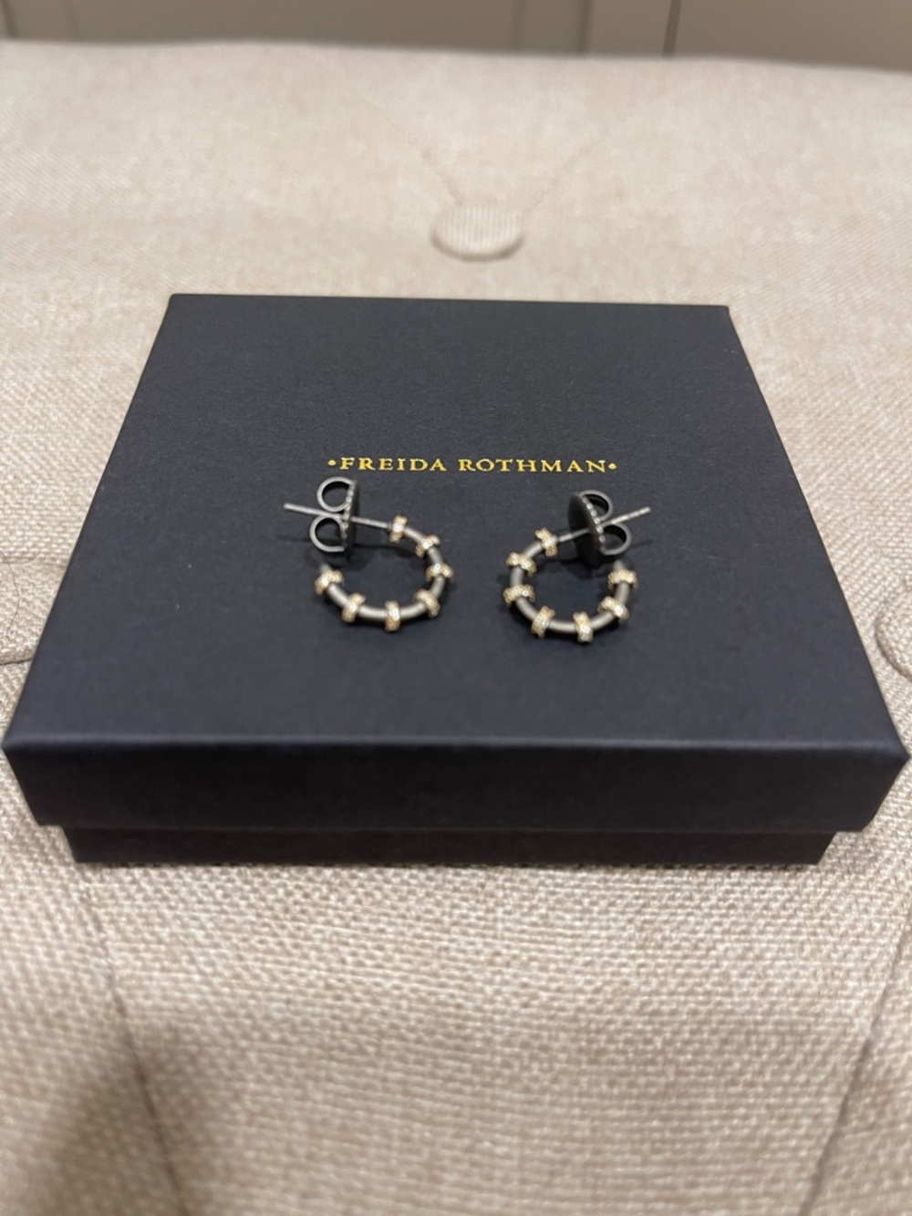 Freida Rothman signature cityscape cable mini hoop earrings